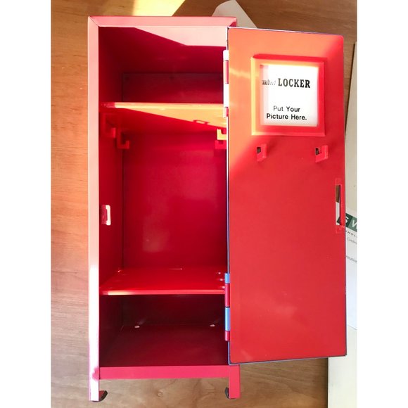 Hello Kitty Sanrio 2002 Mini Metal Locker Storage - Picture 10 of 14